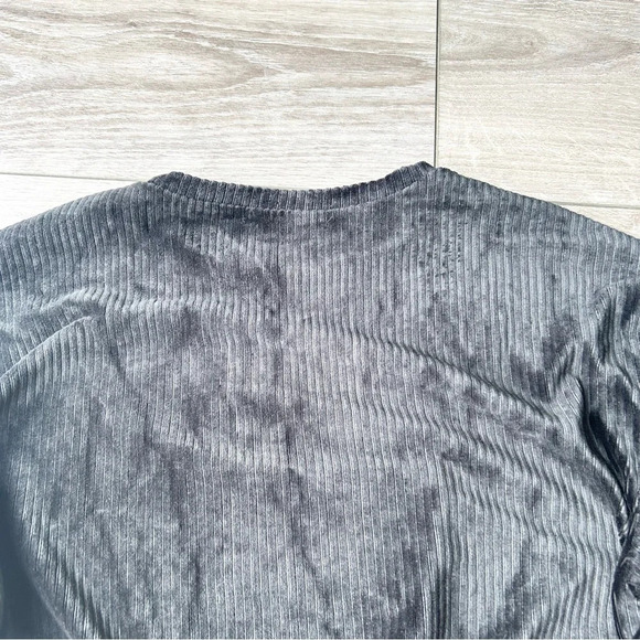 NWT Forever 21 Black Ribbed Velvet Cropped Top - Picture 13 of 14